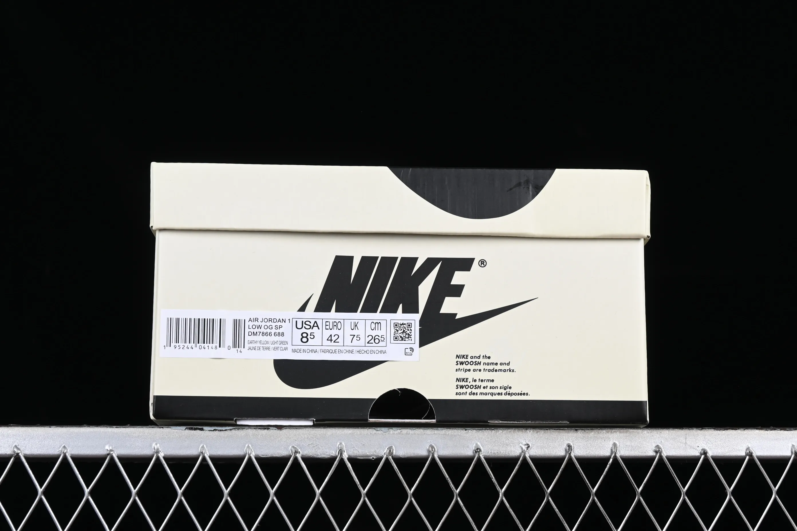 All Categories Air Jordan Jordan Series Basketball Shoes Air Jordan 1 Low Travis Scott x Air Jordan 1 Low OG AJ1 Joe 1 Reversed Overhook Joint Style Casual Sports Basketball Shoes DM7866-688
